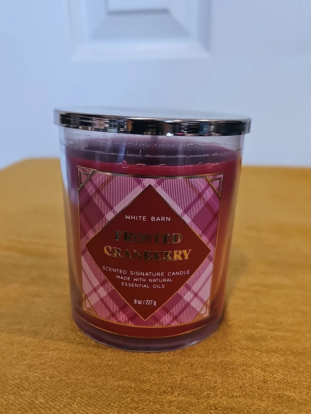 BATH & BODY WORKS WHITE BARN FROSTED CRANBERRY 8 OZ. SINGLE WICK JAR CANDLE NEW